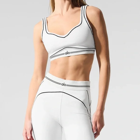 ALO Yoga Airbrush Heart Throb Bra NWT S - Picture 1 of 8